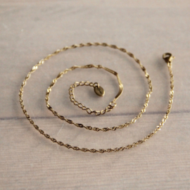 Gedraaide halsketting in Goud of Zilver