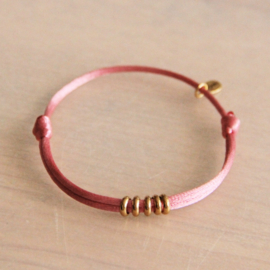 Bazou Satijn armband met ringen Roze | Licht roze | taupe