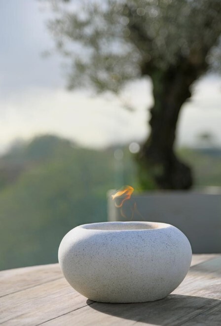 Stijlvolle tuindecoratie, sfeervolle accenten voor buiten, tijdloze en moderne tuinaccessoires, creëer een gezellige buitenruimte.