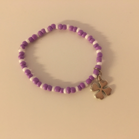 Armbandje met klavertje 