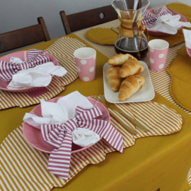 Croissant je t'aime placemat yellow