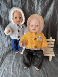 Leuk Grut -Breipatroon babyborn/pop -  Teddy jasje met capuchon (bbb016)
