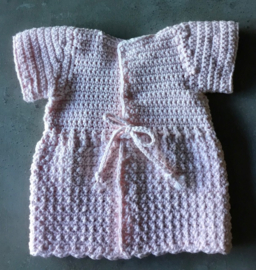 Poppenkleding: Jurkje gehaakt blauw/roze