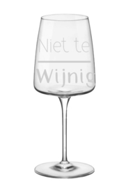 Wijnglas niet te wijnig