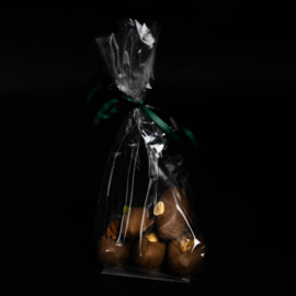 Gift bag with 5 chocolate dates - Milk