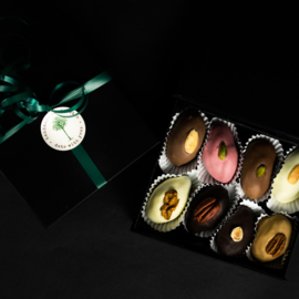 Luxe Gift Box met 8 gevulde chocolade dadels - Mix van Wit, Melk, Puur, Ruby & Gold