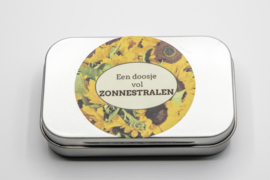 Een doosje vol zonnestralen (zonnebloemen