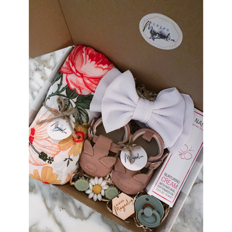 The Flower Gift Box Deluxe