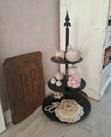 Gietijzeren etagere