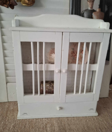 Super leuk houten wit kastje