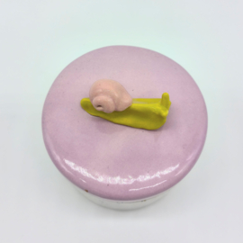 Bakje klein confetti/ lila met slak roze