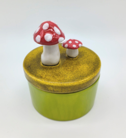 Bakje klein groen/ geel met glitter met paddenstoelen