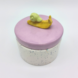 Bakje klein confetti/ lila met slak groen