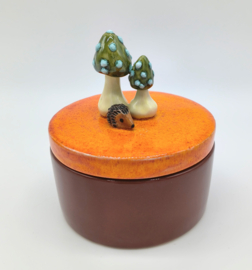 Bakje medium bruin/retro oranje met paddenstoelen