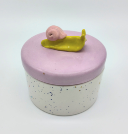 Bakje klein confetti/ lila met slak roze