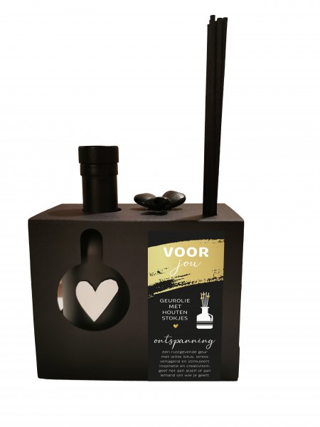 Geurolie met stokjes black 11