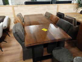 Eetstoel Oslo Wielstoel ( zonder tafel ) per stuk van 349,- nu 179,-