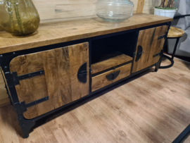 Tv meubel Utrecht 150x40.5x60 cm mangohout de laatste op=op
