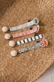 PACIFIER CLIP - HOUSE OF JAMIE - POWDER PINK