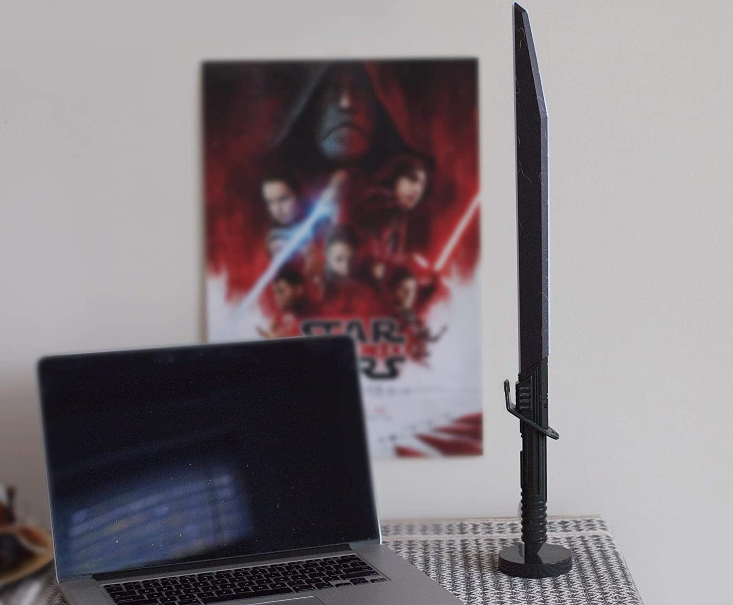 Ukonic - Star Wars The Mandalorian - Dark Saber Bureaulamp Led - 61Cm