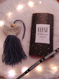 Kerstboom Engel blauw wit met chocolade en thee