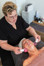 Ijsbollen gezichtsbehandeling  90 min.