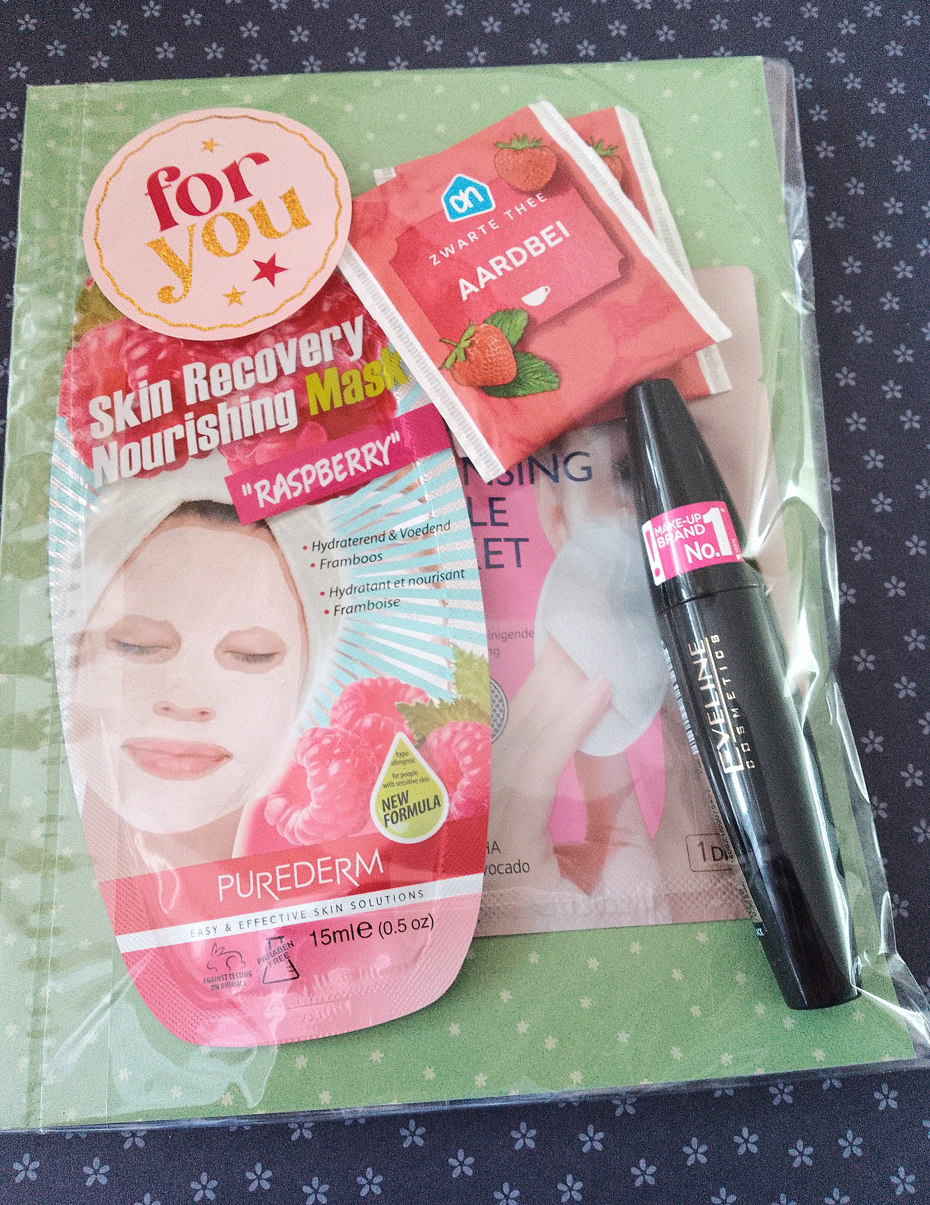 Zomerse verwenbox als brievenbuscadeautje – met gezichtsmasker, thee, mascara
