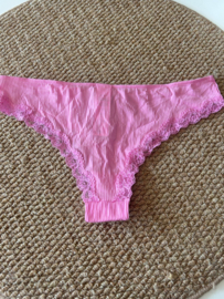 Hunkemöller Lola Brasilian Cyclamen L