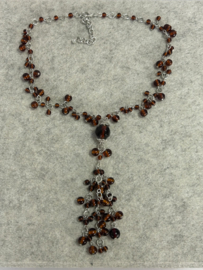 Bruine kralen ketting met lange hanger glaskralen 49 cm