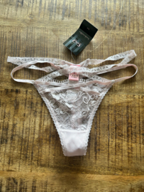 Hunkemöller Kia String Burnished Lilac M