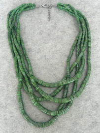 Groene meerlaagse kralenketting statement boho 50 cm