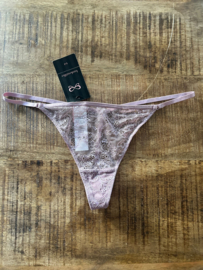 Hunkemöller Zella Mini String Elderberry L