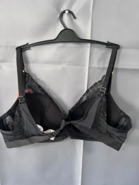 Hunkemöller Adelaide voedingsbh zwart 80C