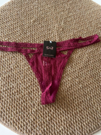 Hunkemöller Itzel String Deep Cherry Berry XL