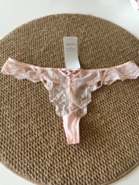 Hunkemöller Yakira String Pink Dogwood XL