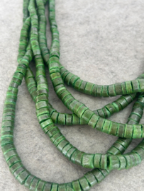 Groene meerlaagse kralenketting statement boho 50 cm