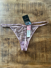 Hunkemöller Zella Mini String Elderberry L