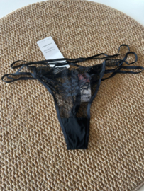 Hunkemöller Amala String Caviar L