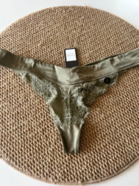 Hunkemöller Noir Cecile String Vetiver XXL
