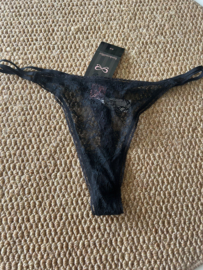 Hunkemöller Lyla Allover Lace String Caviar L