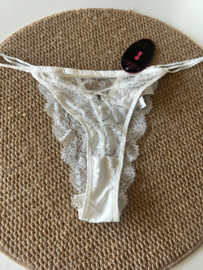 Hunkemöller Private Deborah Brasilian Snow White XXXL