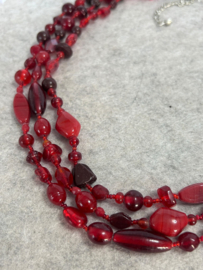 Rode bordeaux meerlaagse ketting glaskralen 54 cm statement