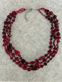 Rode bordeaux meerlaagse ketting glaskralen 54 cm statement