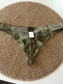 Hunkemöller Noir Cecile String Vetiver XXL