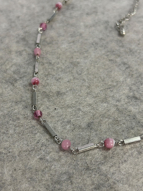 Zilverkleurige ketting roze glaskralen 47 cm nickel free