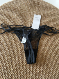 Hunkemöller Amala String Caviar L