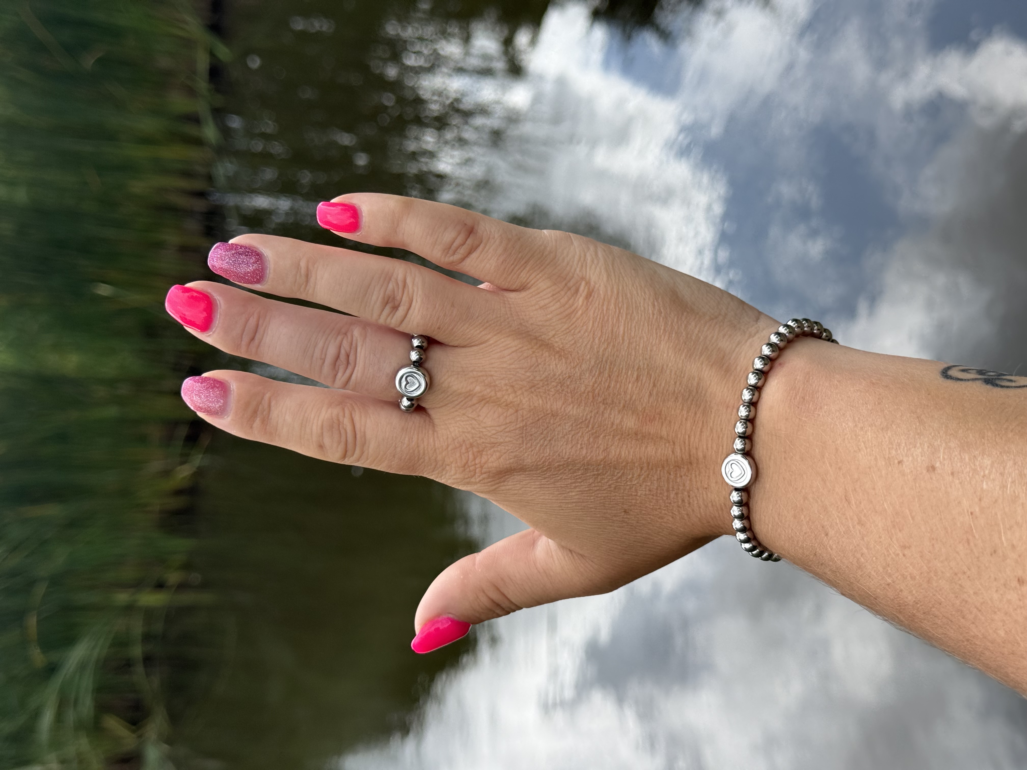 AVl hart ring