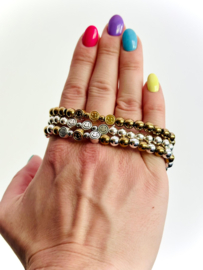 AVL smiley armband