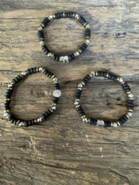 AVL Black Luxury