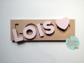 Naampuzzel 0-5 letters. Bijv. 'Lois - zacht roze'